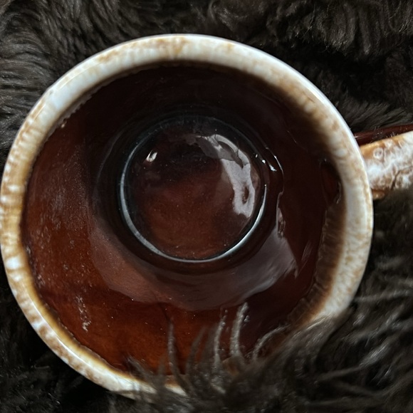 McCoy and Hull pottery mugs - Picture 4 of 4